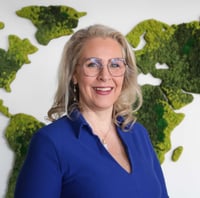 Monique 04_04_2025 (8)-min